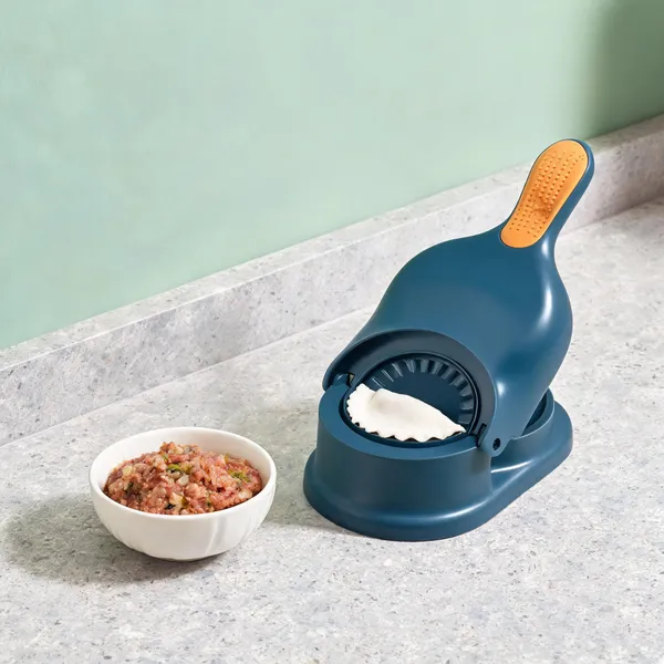 Plastic_Ergonomic_Blue_Dumpling_Maker