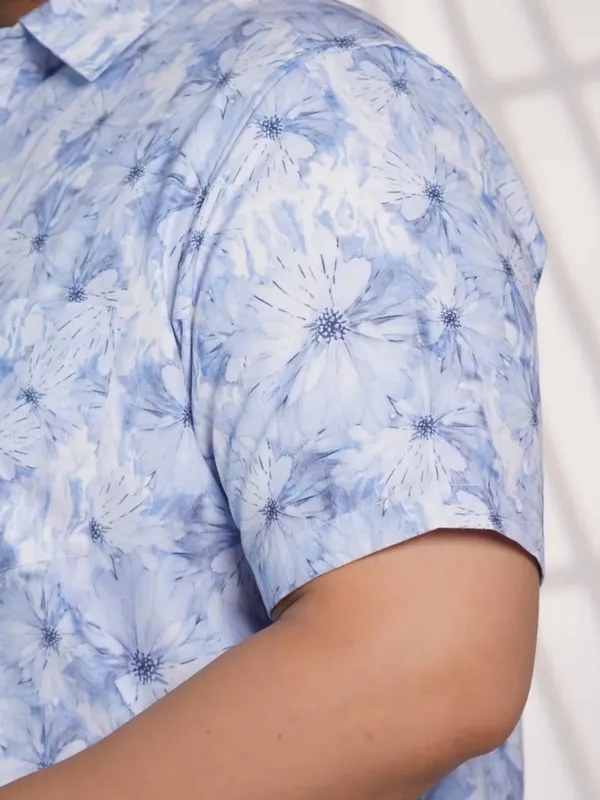 Plus_Size_Sky_Blue_Floral_Printed_Casual_Shirt_For_Men
