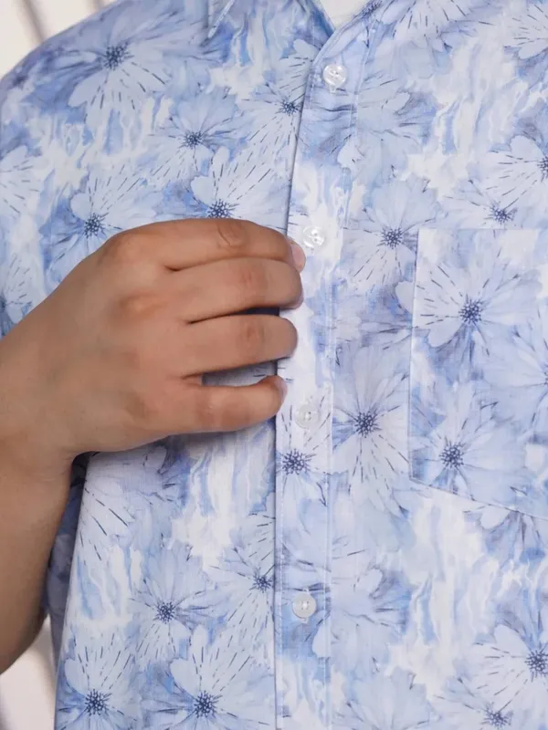 Plus_Size_Sky_Blue_Floral_Printed_Casual_Shirt_for_Men