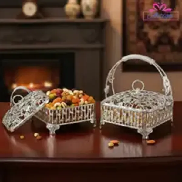 Handle_Metal_Candle_For_Chocolate_Candies