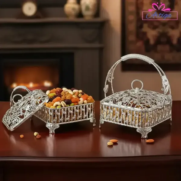 Handle_Metal_Candle_For_Chocolate_Candies