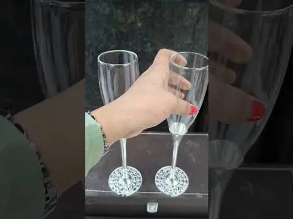 Champagne_Glasses_Setup_2