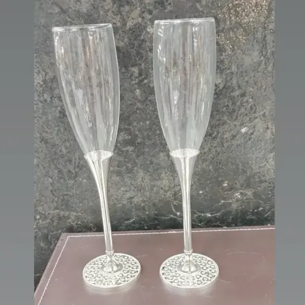 Champagne_Glasses_Setup_2