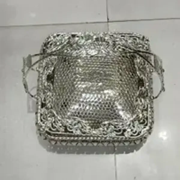 Handle_Basket_With_Lid