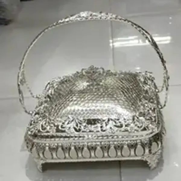 Handle_Basket_With_Lid