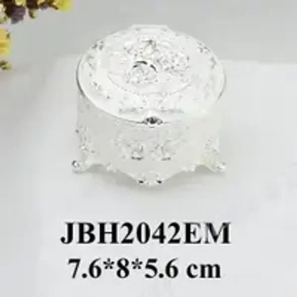 Ginny_Box_Round