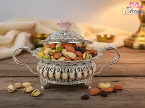 White_Candy_Bowl_With_Glass_Bowl