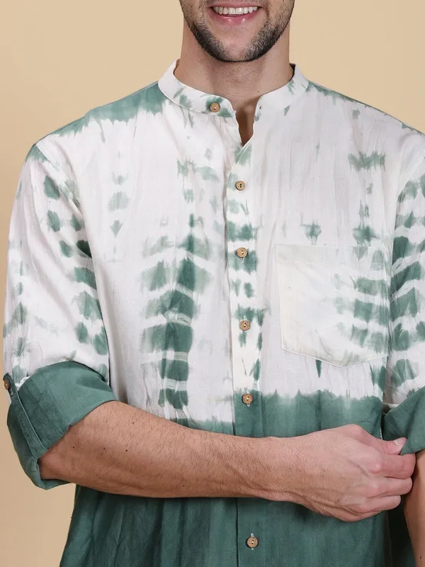 White_Khadi_Cotton_Tie_Dye_Casual_Shirt_For_Men