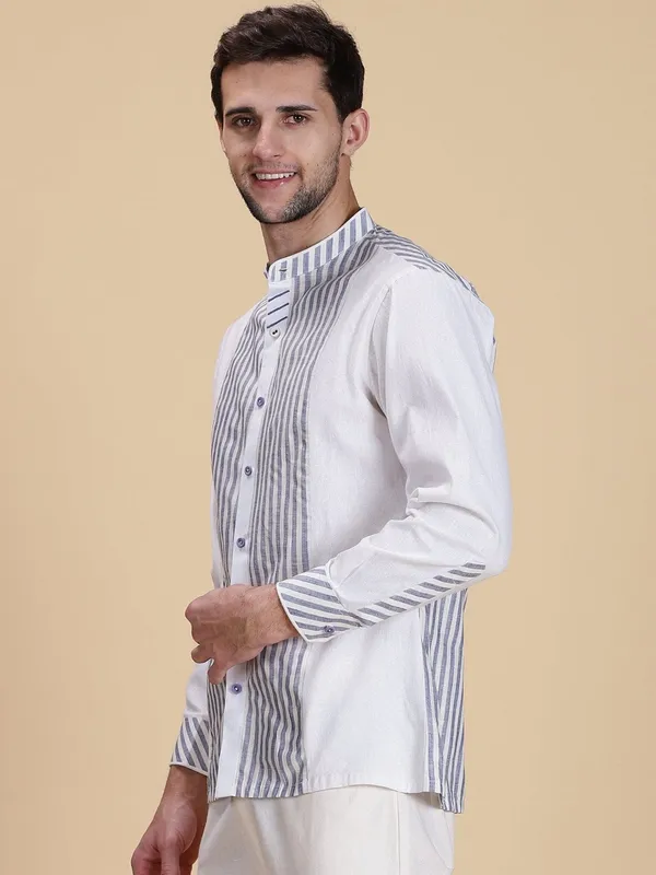 White_Linen_Regular_Fit_Striped_Kurta_Shirt_For_Men