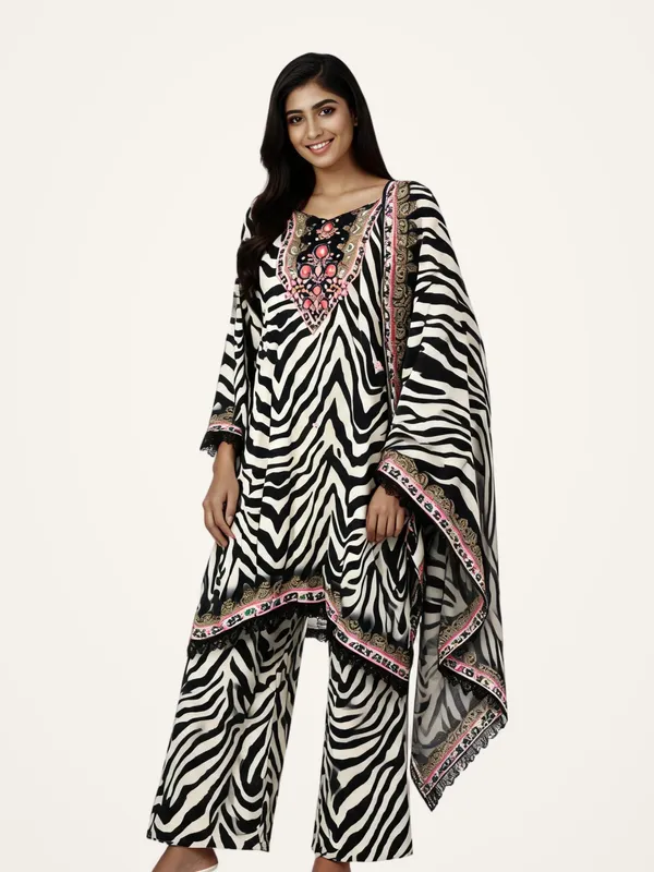 A-Line_Suit_Set_for_Women_-_Black_and_White_Muslin_Zebra_Print_|_Daily_Wear