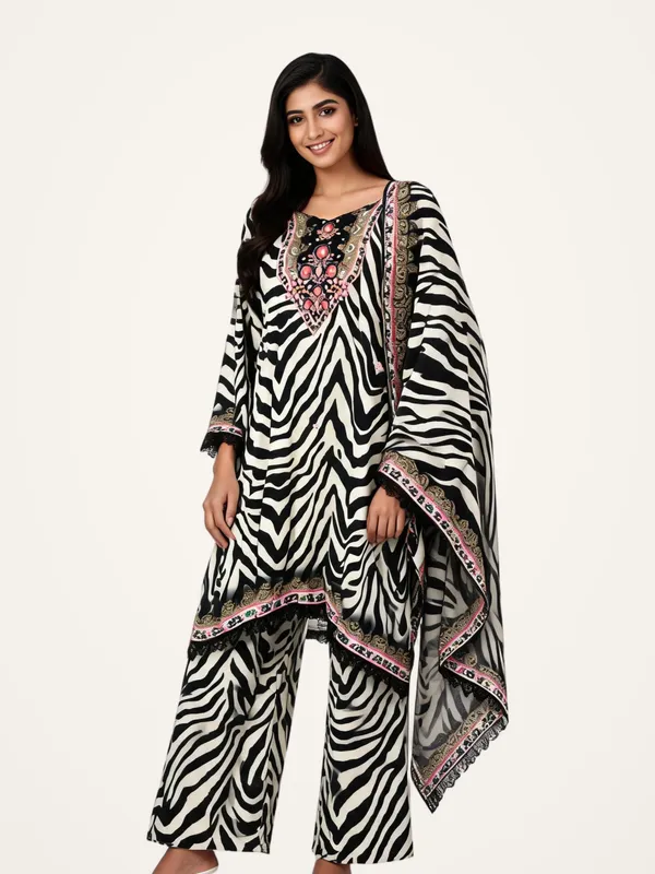 A-Line_Suit_Set_for_Women_-_Black_and_White_Muslin_Zebra_Print_|_Daily_Wear