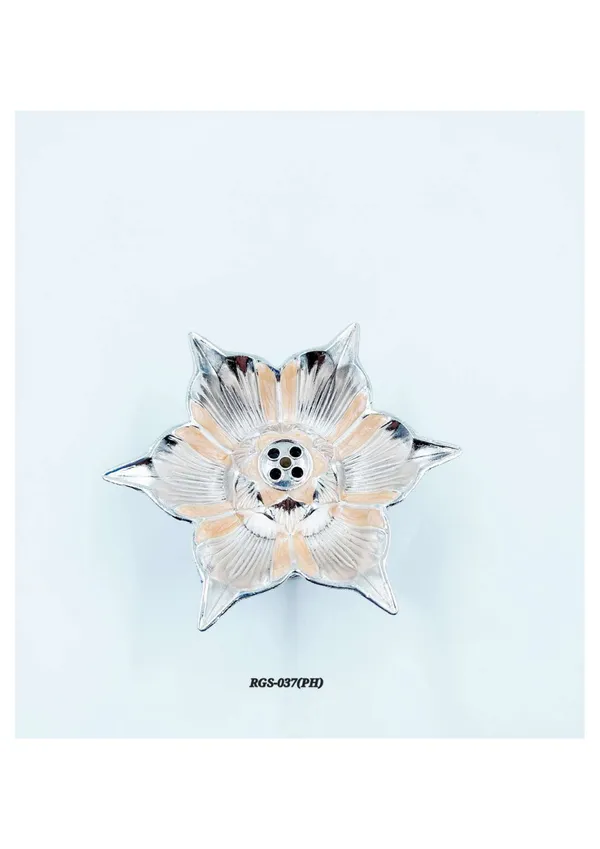 Metal_Traditional_Floral_Pattern_Decorative_Diya_Silver