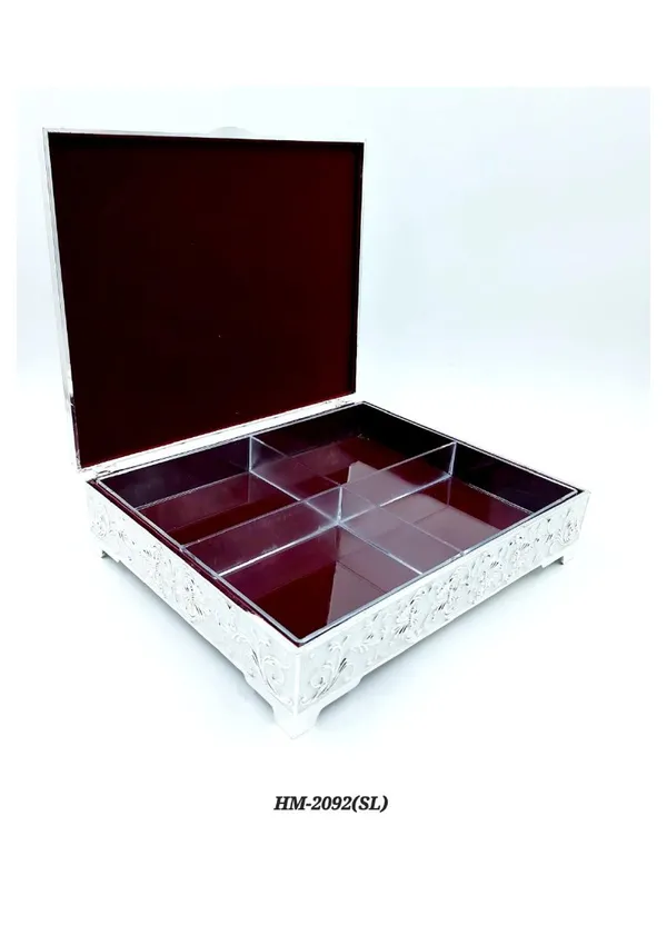 Metal_Ornate_Floral_Pattern_Decorative_Storage_Box