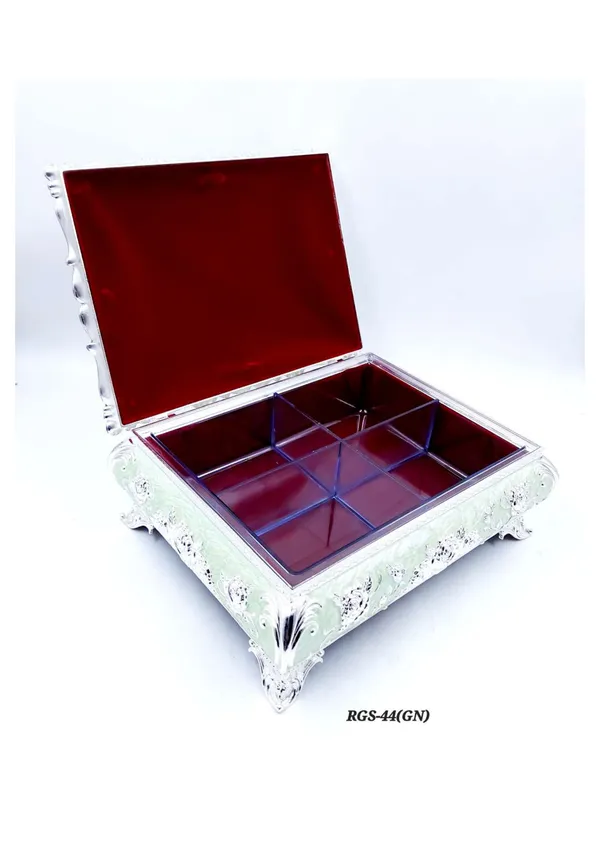 Metal_Ornate_Floral_Pattern_Jewellery_Box