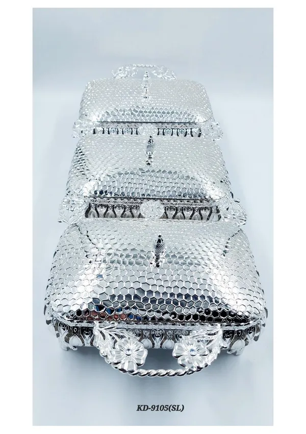 Metal_Ornate_Decorative_Basket
