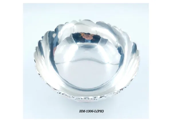 Metal_Ornate_Floral_Pattern_Decorative_Fruit_Bowl