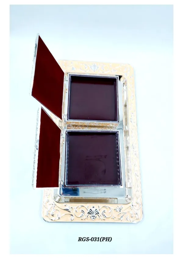 Metal_Floral_Pattern_Decorative_Tray_With_Two_Lidded_Boxes