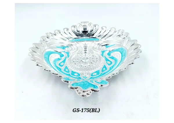 Metal_Ornate_Heart_Shaped_Decorative_Tray