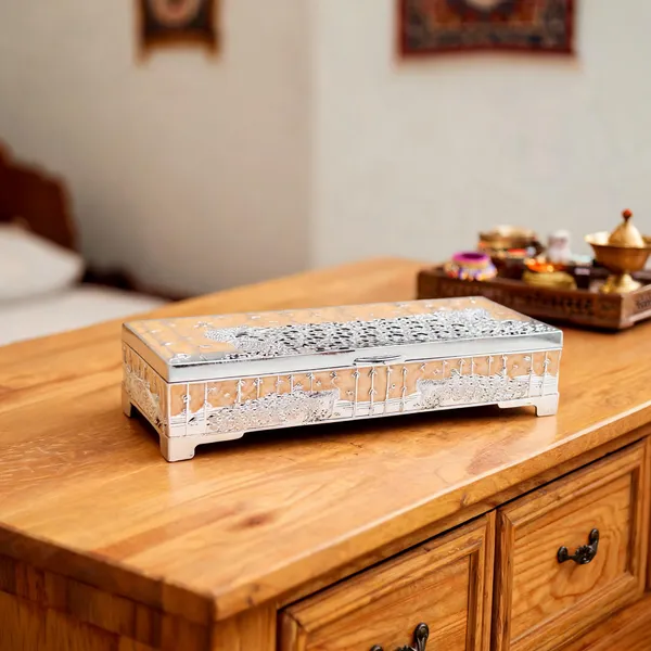 Metal_Ornate_Floral_Pattern_Storage_Box