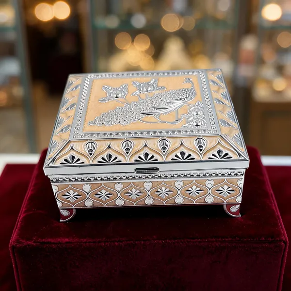 Metal_Ornate_Floral_Pattern_Jewellery_Box