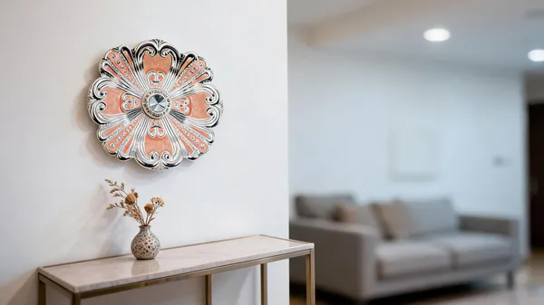 Metal_Ornate_Floral_Decorative_Plate