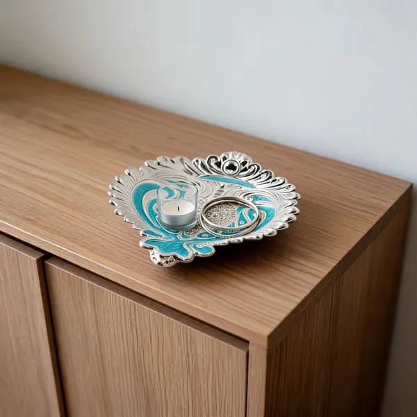 Metal_Ornate_Heart_Shaped_Decorative_Tray
