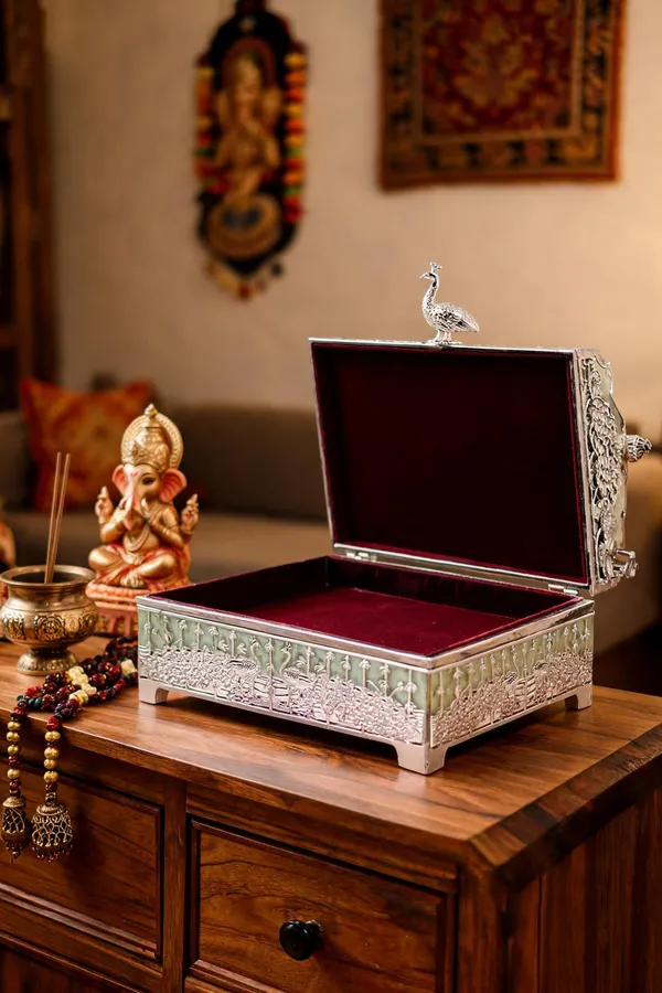 Metal_Decorative_Peacock_Motif_Storage_Box