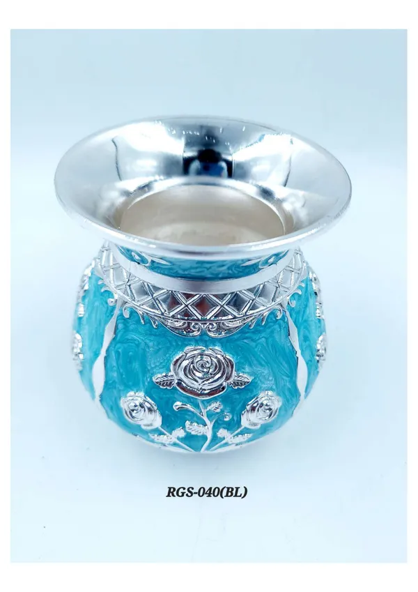 Metal_Decorative_Floral_Pattern_Blue_Vase