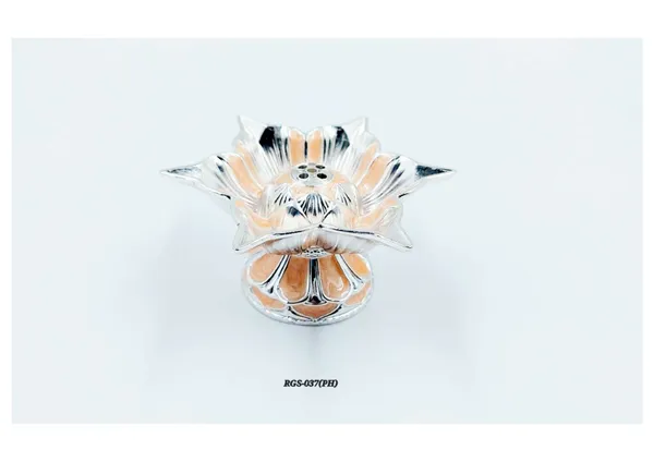 Metal_Traditional_Floral_Pattern_Decorative_Diya_Silver