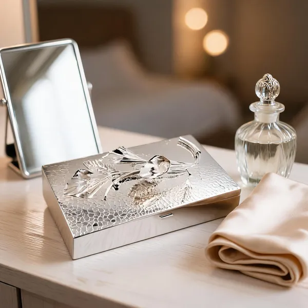Metal_Floral_Pattern_Jewellery_Box