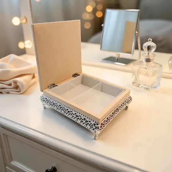 Metal_Ornate_Floral_Pattern_Jewellery_Box