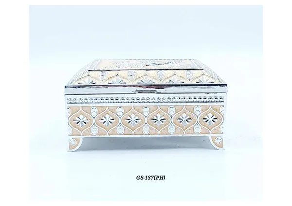 Metal_Ornate_Floral_Pattern_Jewellery_Box