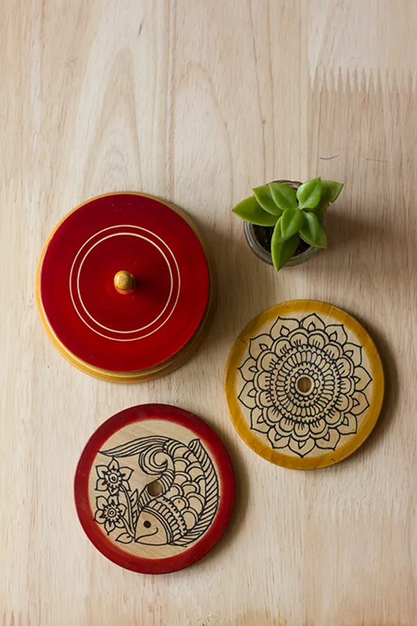 Ethnic_Motifs_Single_Color_Channapatna_Hand-painted_Coasters
