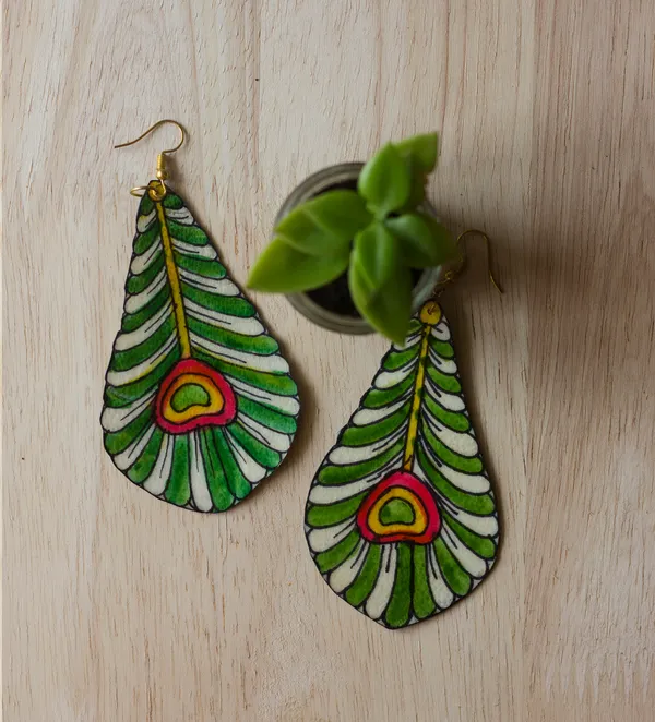 Peacock_Feathers_Leather_Puppet_Ear_Rings