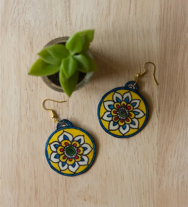 Daisy_Leather_Puppet_Ear_Rings
