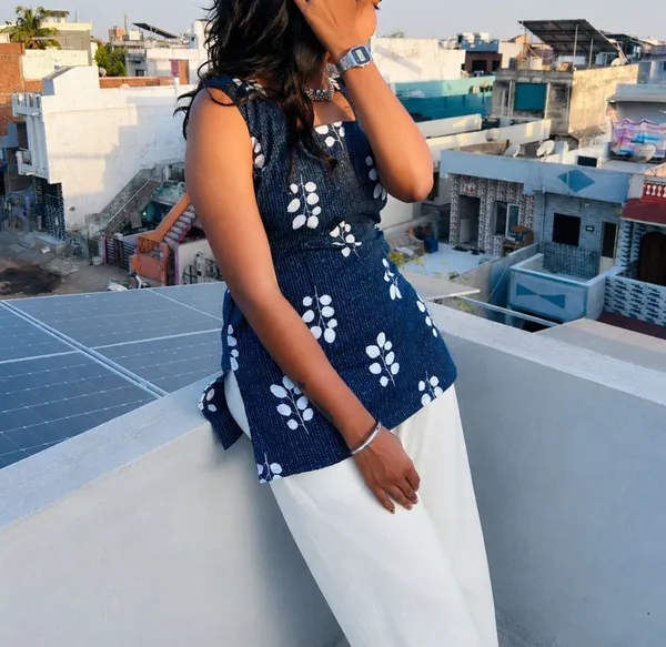 Marius_Women_Printed,_Floral_Print,_Striped_Straight_Kurta_(Blue)