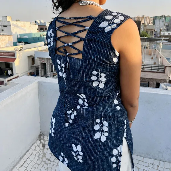 Marius_Women_Printed,_Floral_Print,_Striped_Straight_Kurta_(Blue)