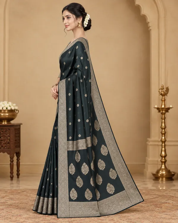 Banarasi_Woven_Katan_Silk_Saree_with_Rose_Gold_Zari_Border_and_Pallu