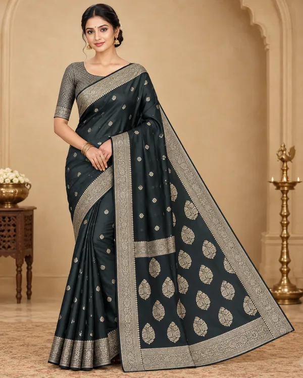 Banarasi_Woven_Katan_Silk_Saree_with_Rose_Gold_Zari_Border_and_Pallu