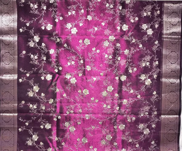 Banarasi_Woven_Soft_Tissue_Silk_Saree_with_Chikankari