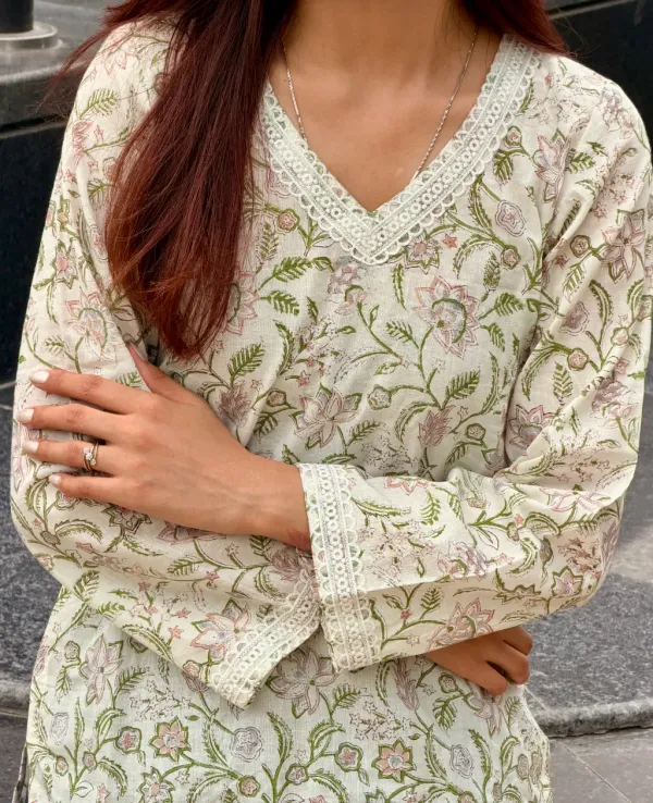 Off_White_Cotton_Hand_Block_Print_Short_Kurta_For_Women