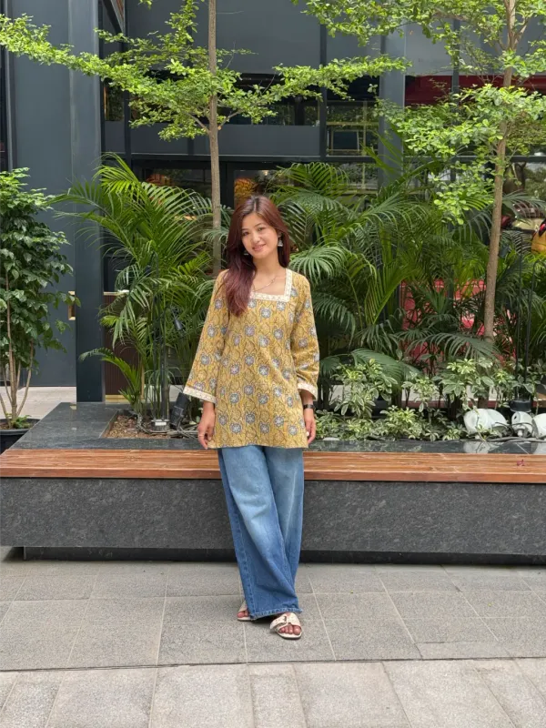Mustard_Blue_Cotton_Straight_Hand_Block_Print_Short_Kurta_For_Women