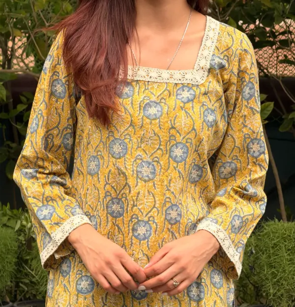 Mustard_Blue_Cotton_Straight_Hand_Block_Print_Short_Kurta_For_Women