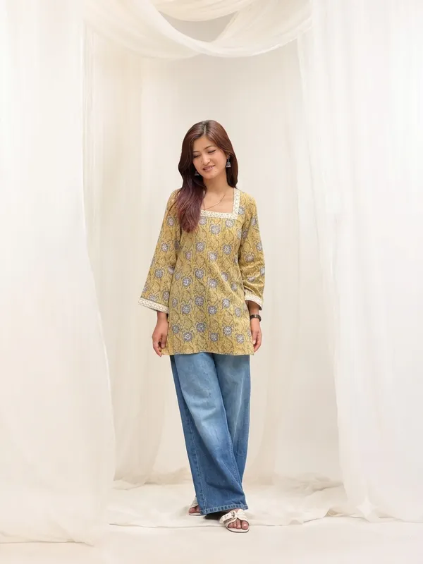 Mustard_Blue_Cotton_Straight_Hand_Block_Print_Short_Kurta_For_Women