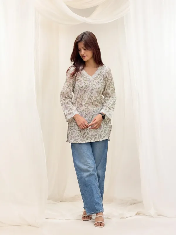 Off_White_Cotton_Hand_Block_Print_Short_Kurta_For_Women