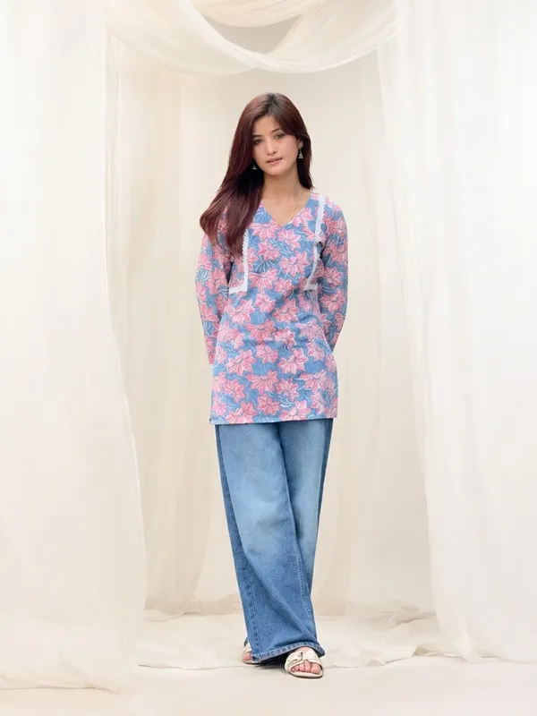 Blue_Pink_Cotton_Straight_Hand_Block_Print_Short_Kurta_For_Women