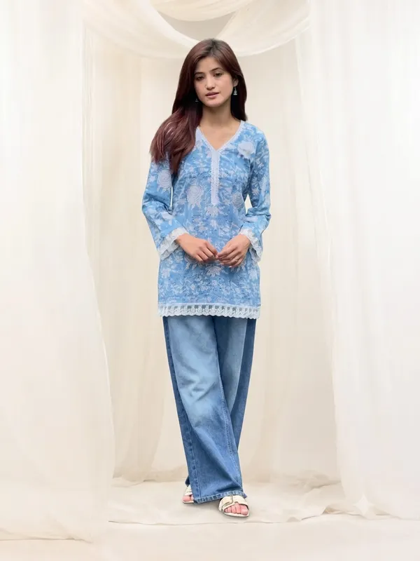 Sky_Blue_Cotton_Relaxed_Hand_Block_Print_Short_Kurta_For_Women
