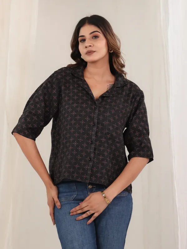 Black_Cotton_Relaxed_Geometric_Print_Shirt_Top_For_Women