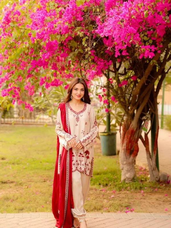 Beige_Roman_Silk_Thread_Work_Salwar_Suit