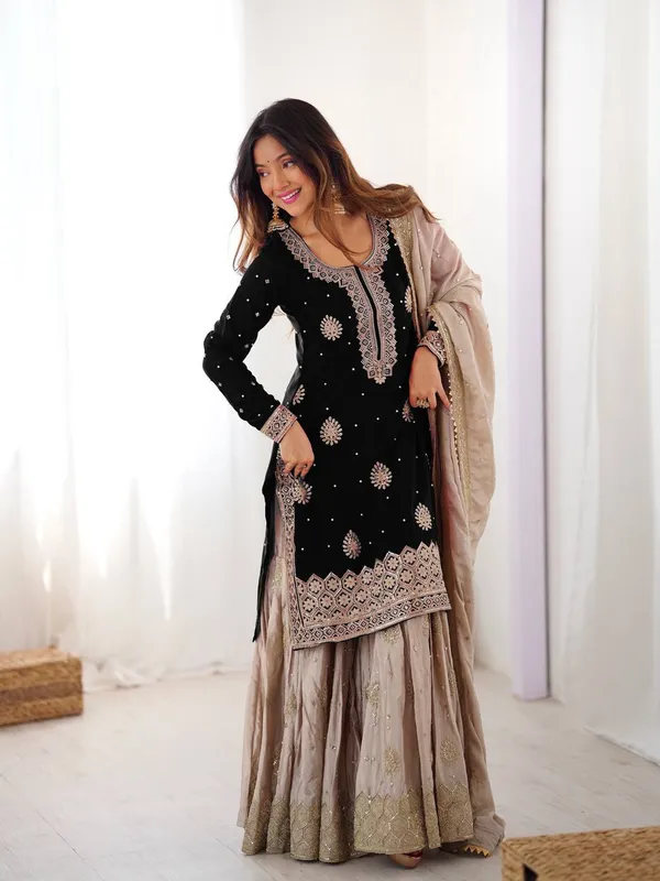 Black_Embroidered_Sharara_Set_Featuring_Intricate_Zari_Thread_Work_And_A_Matching_Dupatta